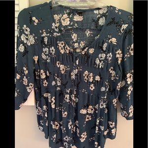 Final markdown Torrid Size 1 Floral 3/4 sleeve top